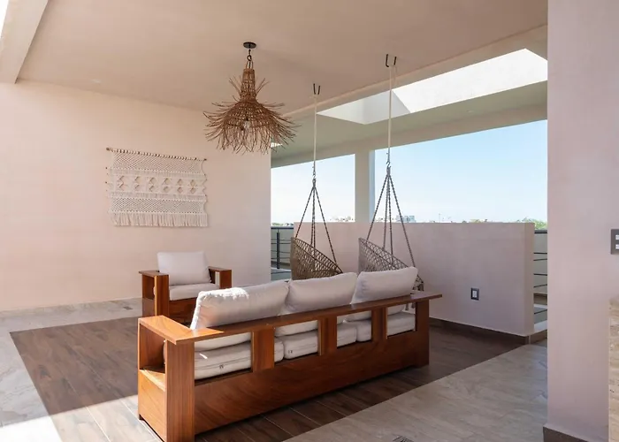 Phimai & Infinity Pool, Fast Wifi, Nespresso & Netflix Apartment *